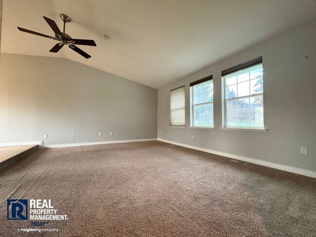 Building Photo - Charming 3-Bedroom Home with Fenced Yard & 2-Car Garage Near Downtown Puyallup!!