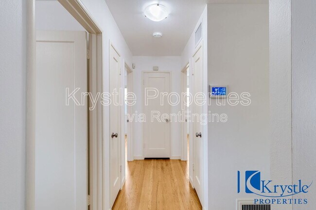 Building Photo - 126 Lain Dr