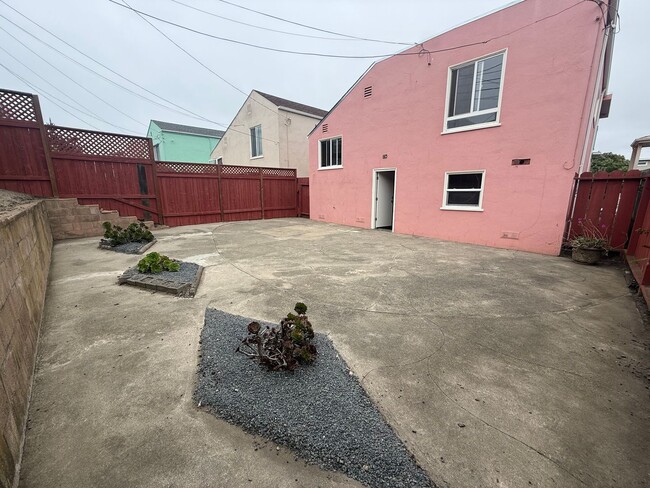 Building Photo - 3 BEDROOM HOME FOR RENT! AVAILABLE NOW-Dal...