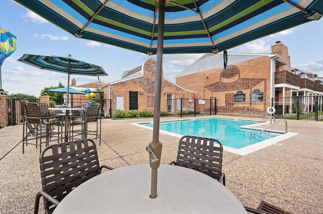 Sparking Swimming Pool - Townhome Apartments