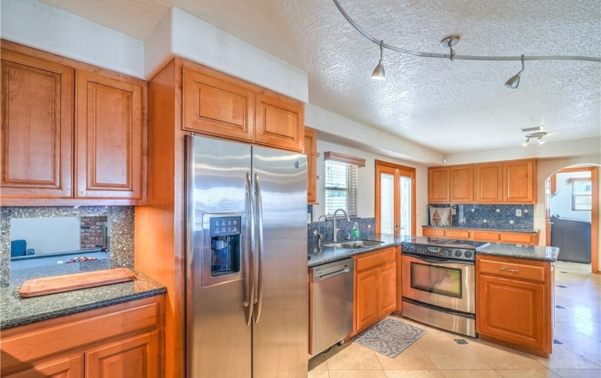 Building Photo - 3480 W Mesa Verde Ln