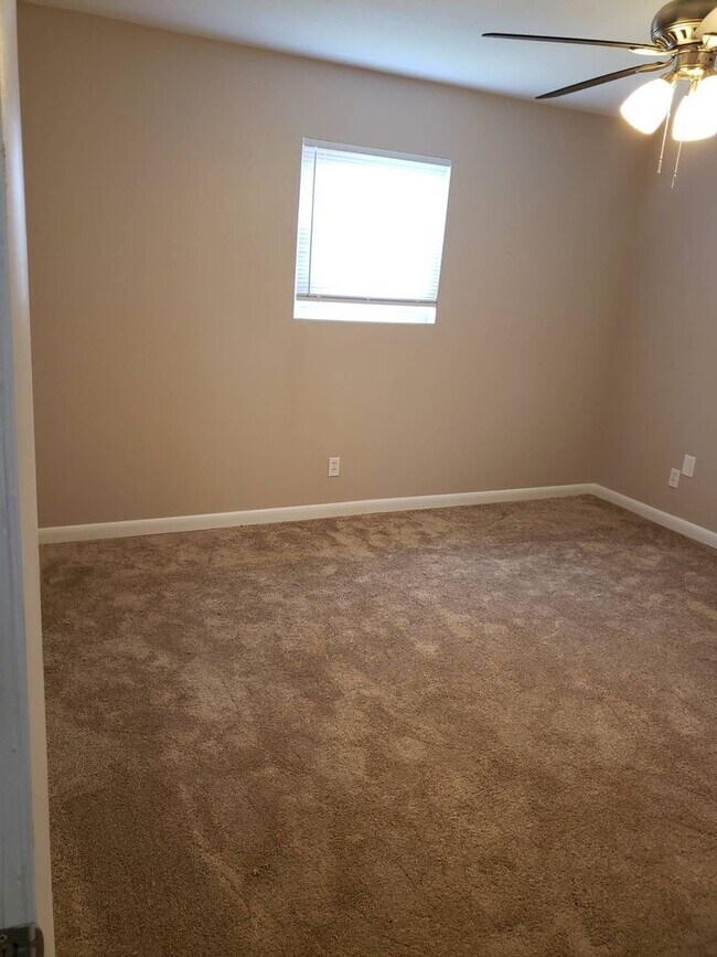 Building Photo - Charming 3Bed/2Bath Brick Home w/Bonus Office Space – Upgraded Comfort Near Martin Lake *1/2 OFF ...