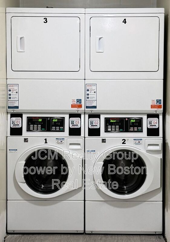 Building Photo - 23 Mall St