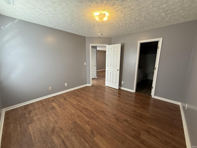 Building Photo - 5839 River Walk Cir