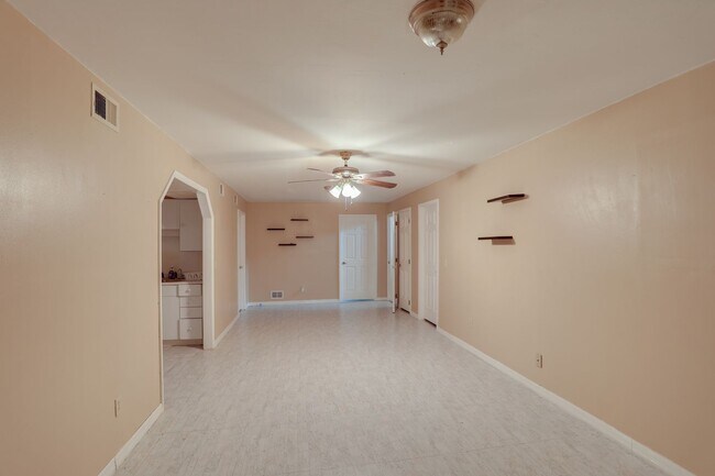 Building Photo - 5212 Abelia Dr