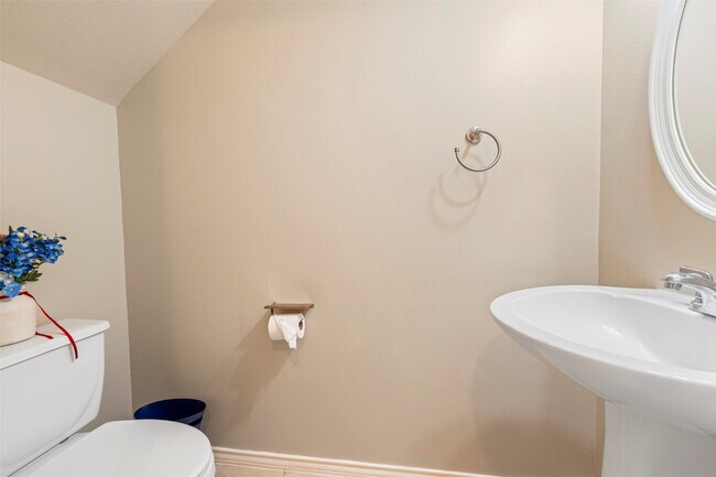 Building Photo - 7218 Broadelm Dr