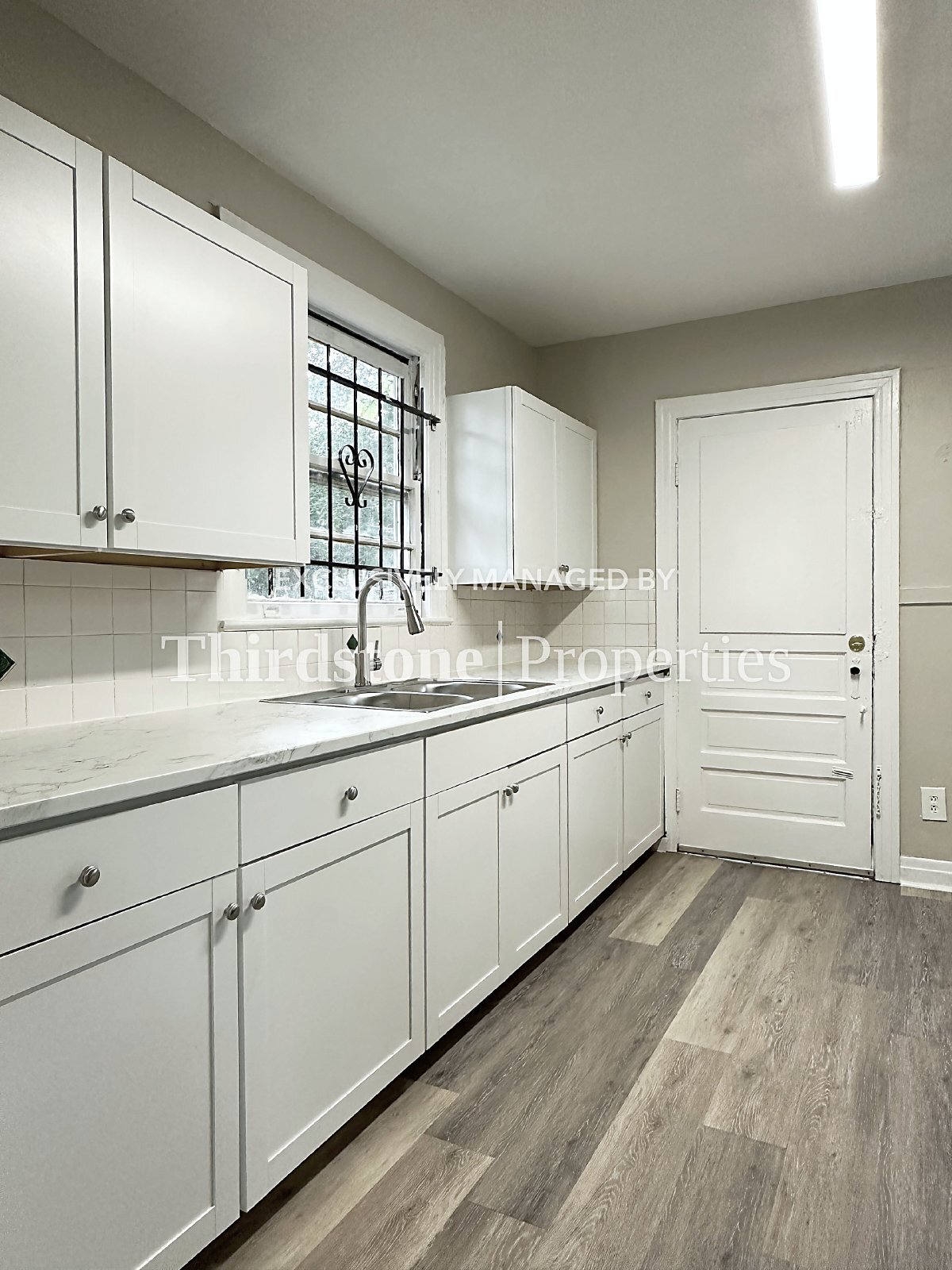 Building Photo - 562 W 49th St