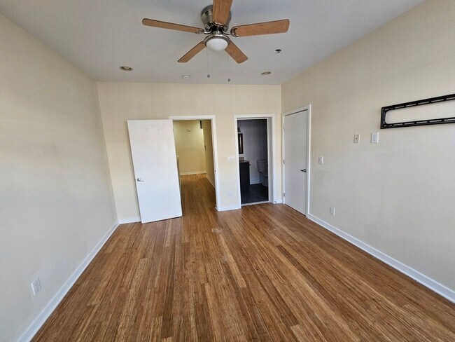 Building Photo - 2030 E Dauphin St