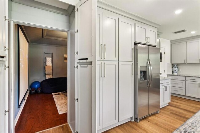 Building Photo - 773 Bocage Ln