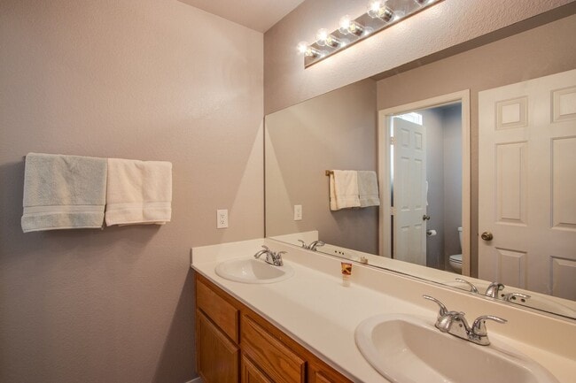 Building Photo - Summerlin west home