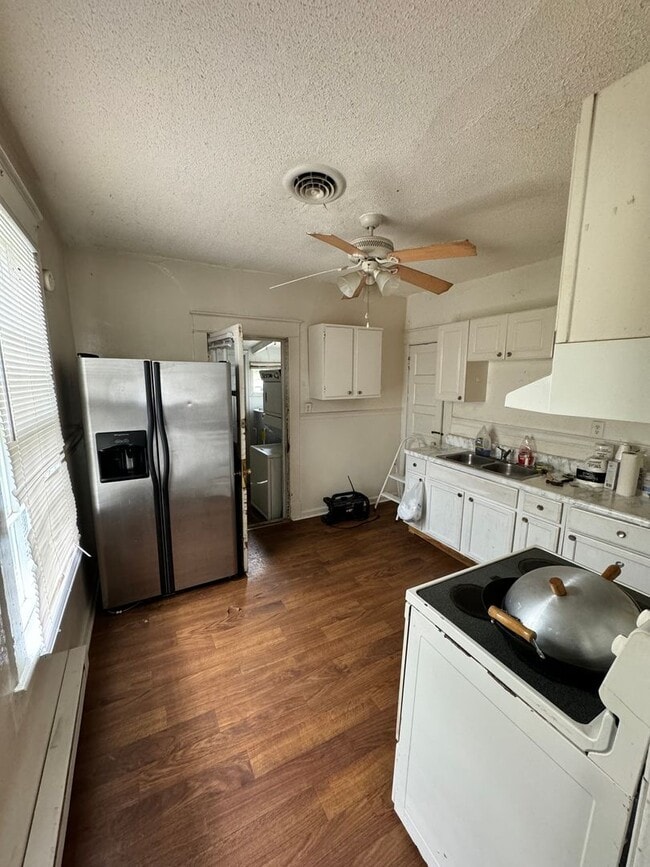 Building Photo - Beautiful 2 bed 1 bath house in Churchill