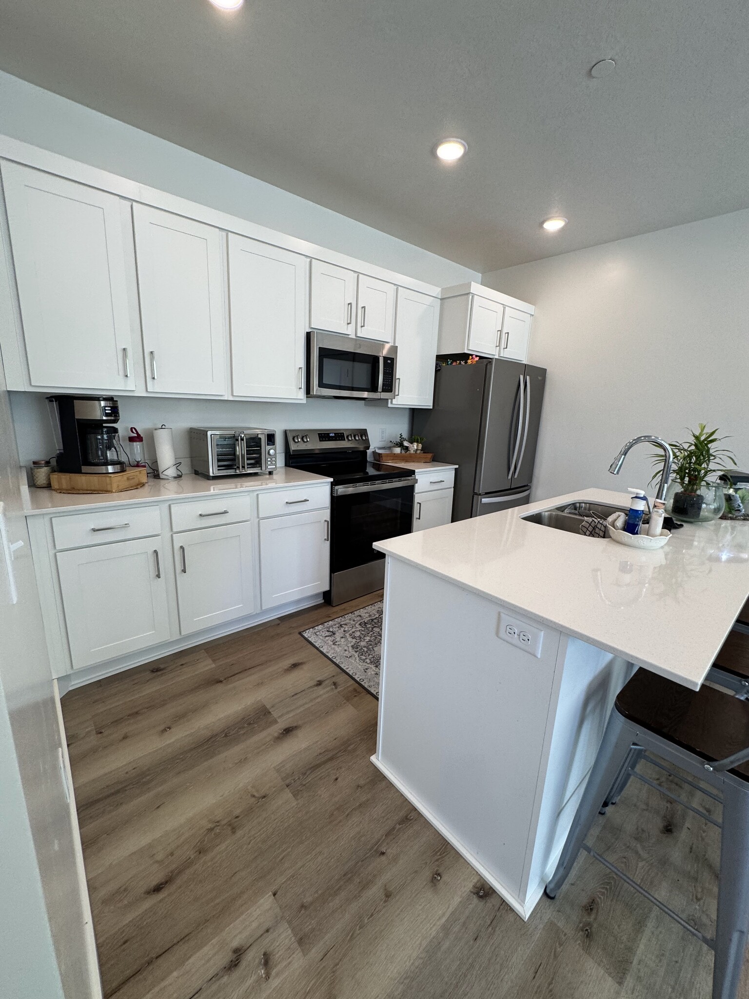 Building Photo - 3120 S 200 W