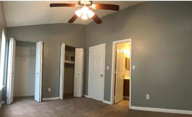 Building Photo - 8259 Golf Ridge Dr