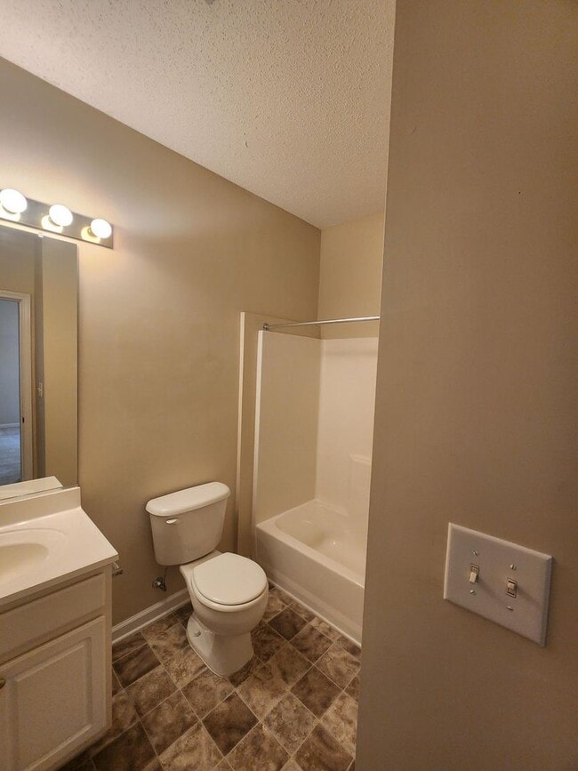 Building Photo - 140-202 Wexford Condominium