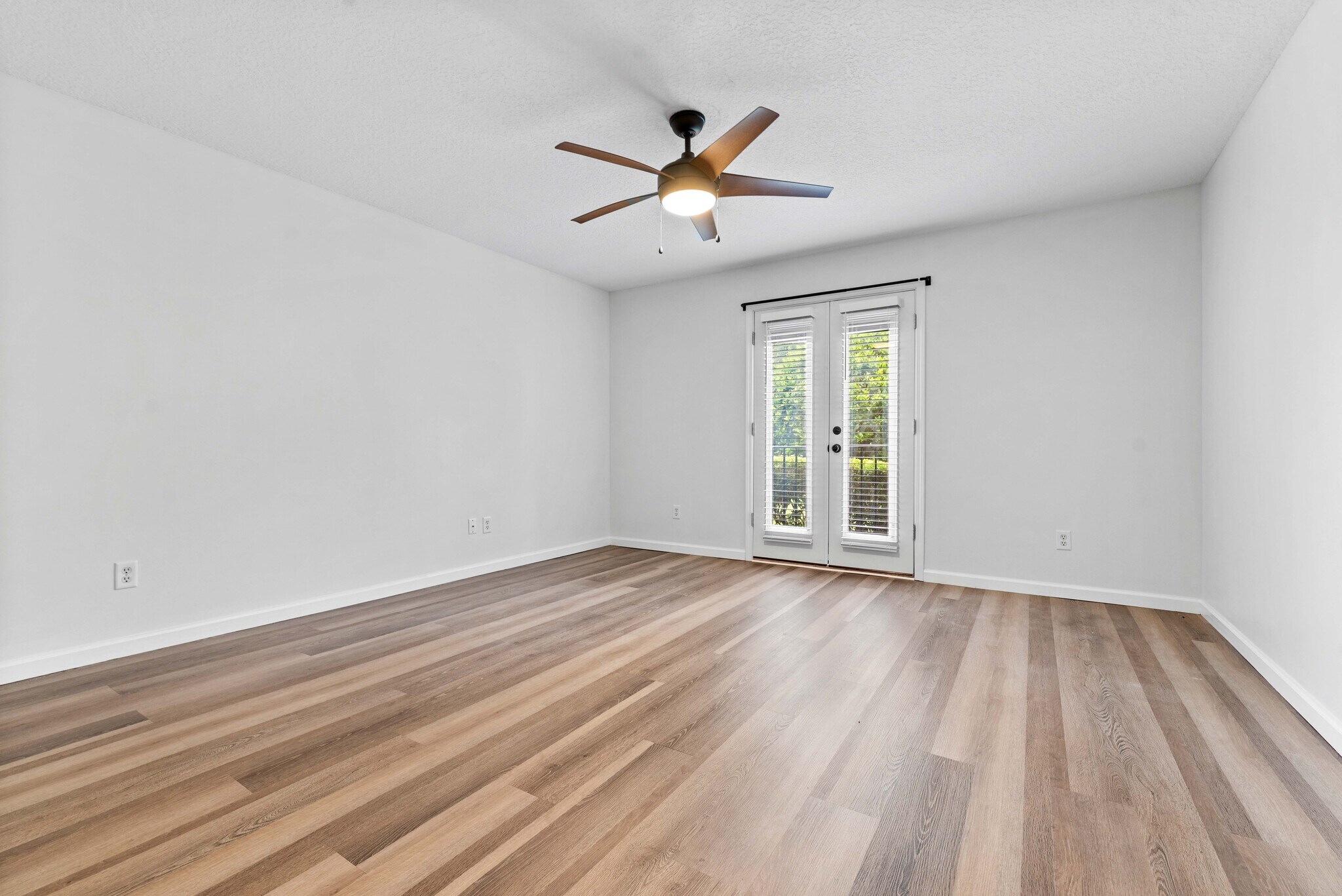 Building Photo - 13715 Richmond Park Dr N