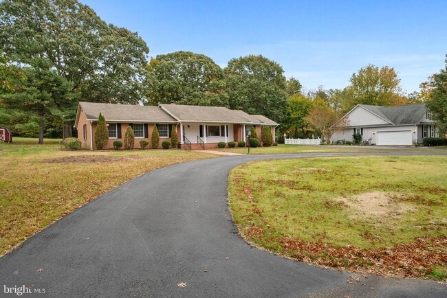 Building Photo - 21692 Potomac View Dr