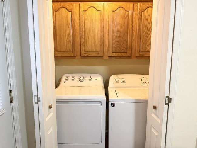 Building Photo - 3345 Malvern Rd