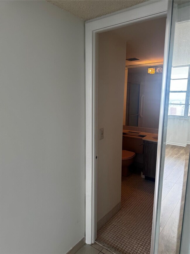 Building Photo - 2851 NE 183rd St