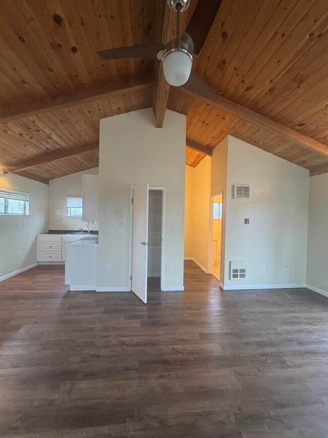 Building Photo - 5116 Sandmound Blvd