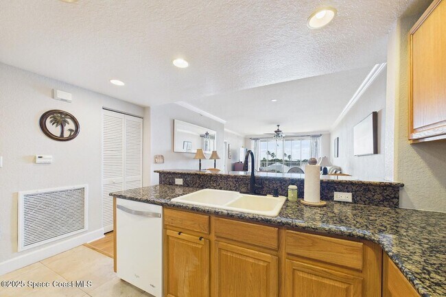 Building Photo - 807 Mystic Dr