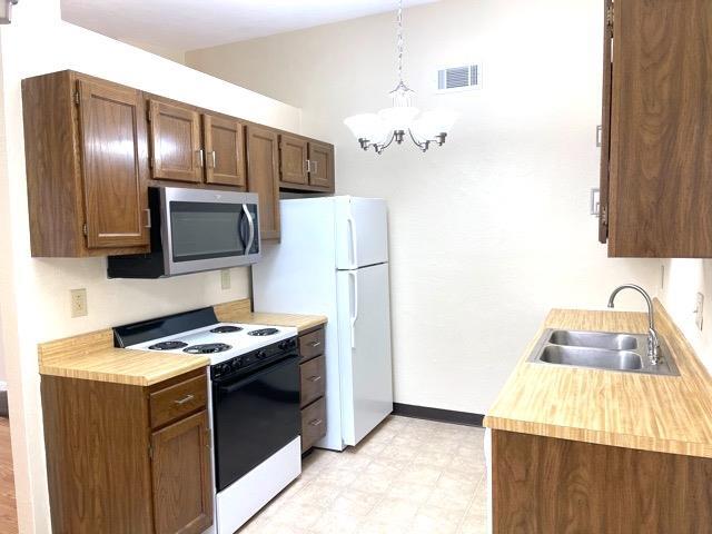 Building Photo - 97 Peachtree Ln