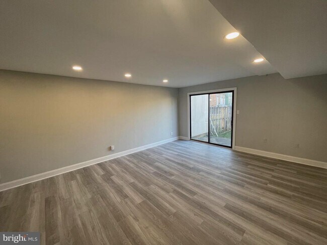 Building Photo - 6415 Whitwell Ct