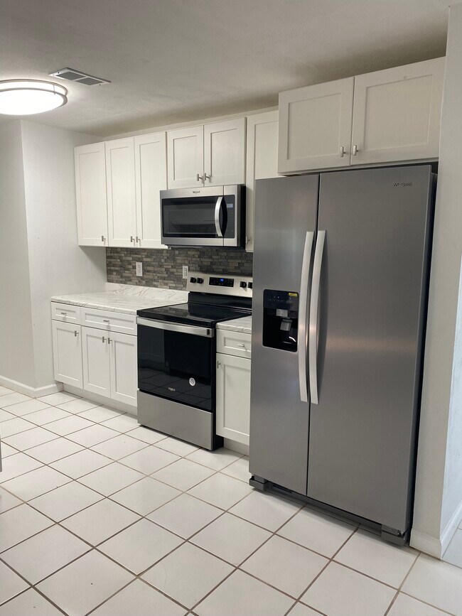 Building Photo - 1010 Alladin Dr