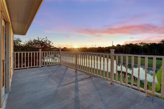 Building Photo - 2707 Sterling Fields Dr