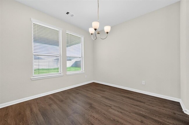 Building Photo - 206 White Wing Ln