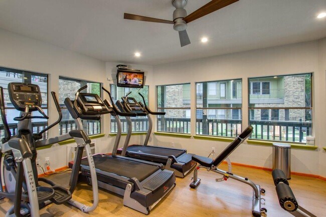 Building Photo - 5333 Sunfish Dr
