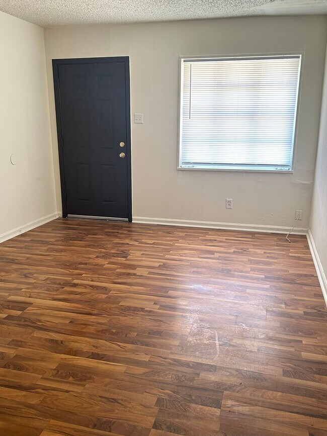 Building Photo - 3362 SW Brendan Ave