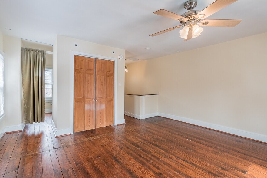 3rd Floor Main Suite - 239 Dean St