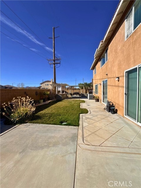 Building Photo - 14115 Desert Rose St