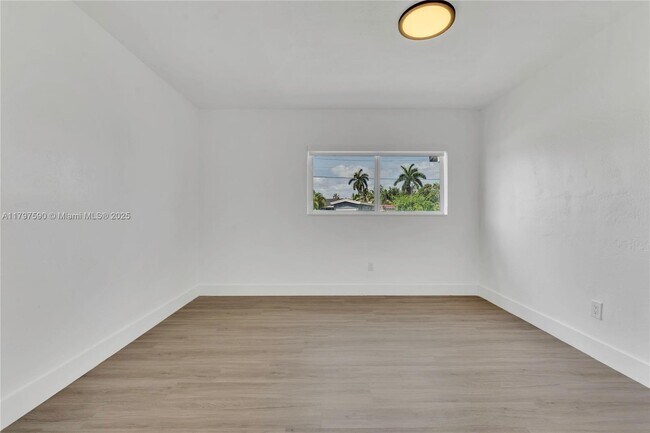 Building Photo - 2851 SW 66th Terrace