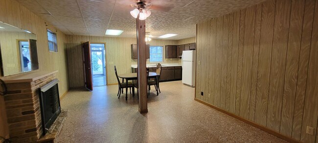 Building Photo - 141 SE 59th St