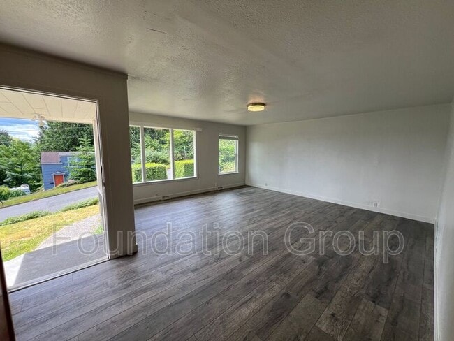 Building Photo - 3202 Farragut St
