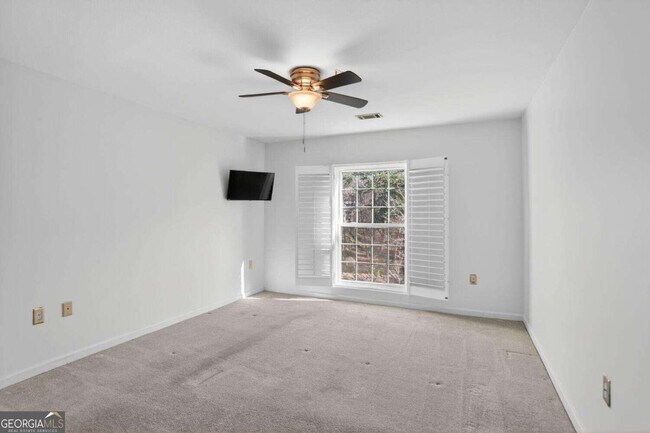 Building Photo - 27207 Plantation Dr NE