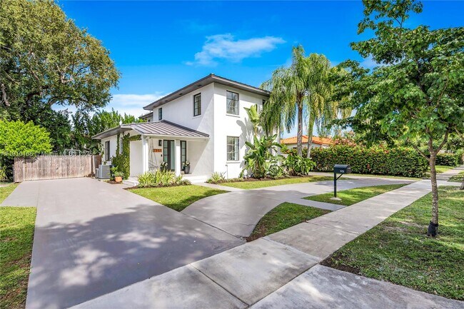 Building Photo - 1951 SW 23rd St