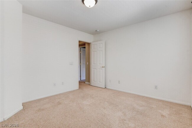 Building Photo - 1005 Roaring River Ave