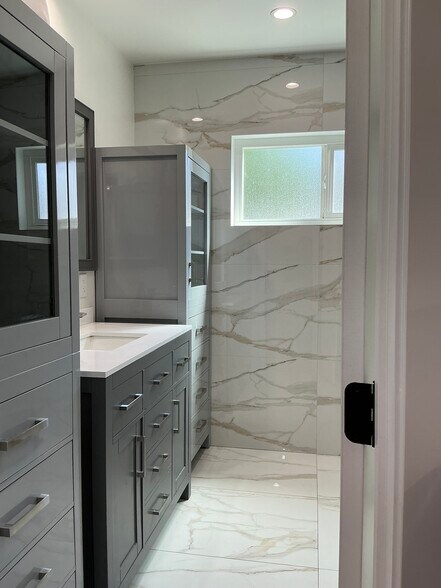 Building Photo - 8561 Kyle St