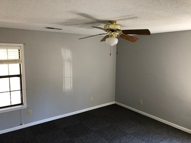 Building Photo - 1555 Yellowdog Rd, Senatobia