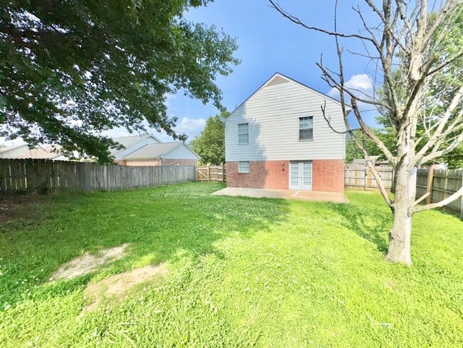 Building Photo - 140 Pinewood Dr