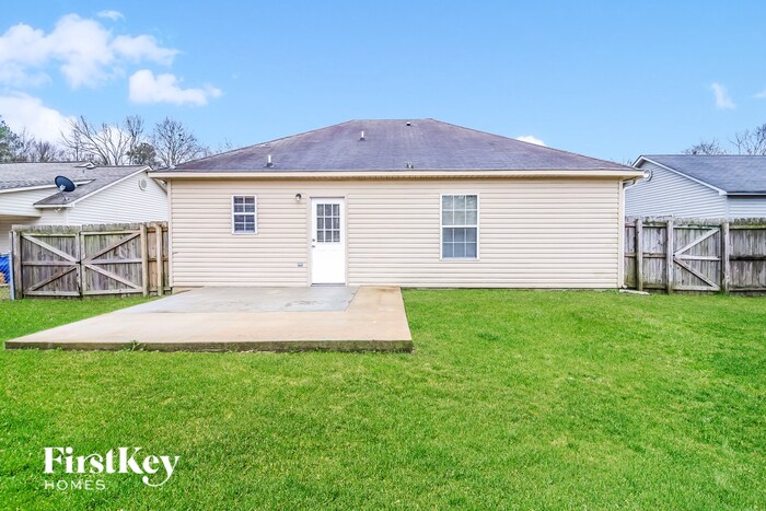 Building Photo - 243 Davis Dr