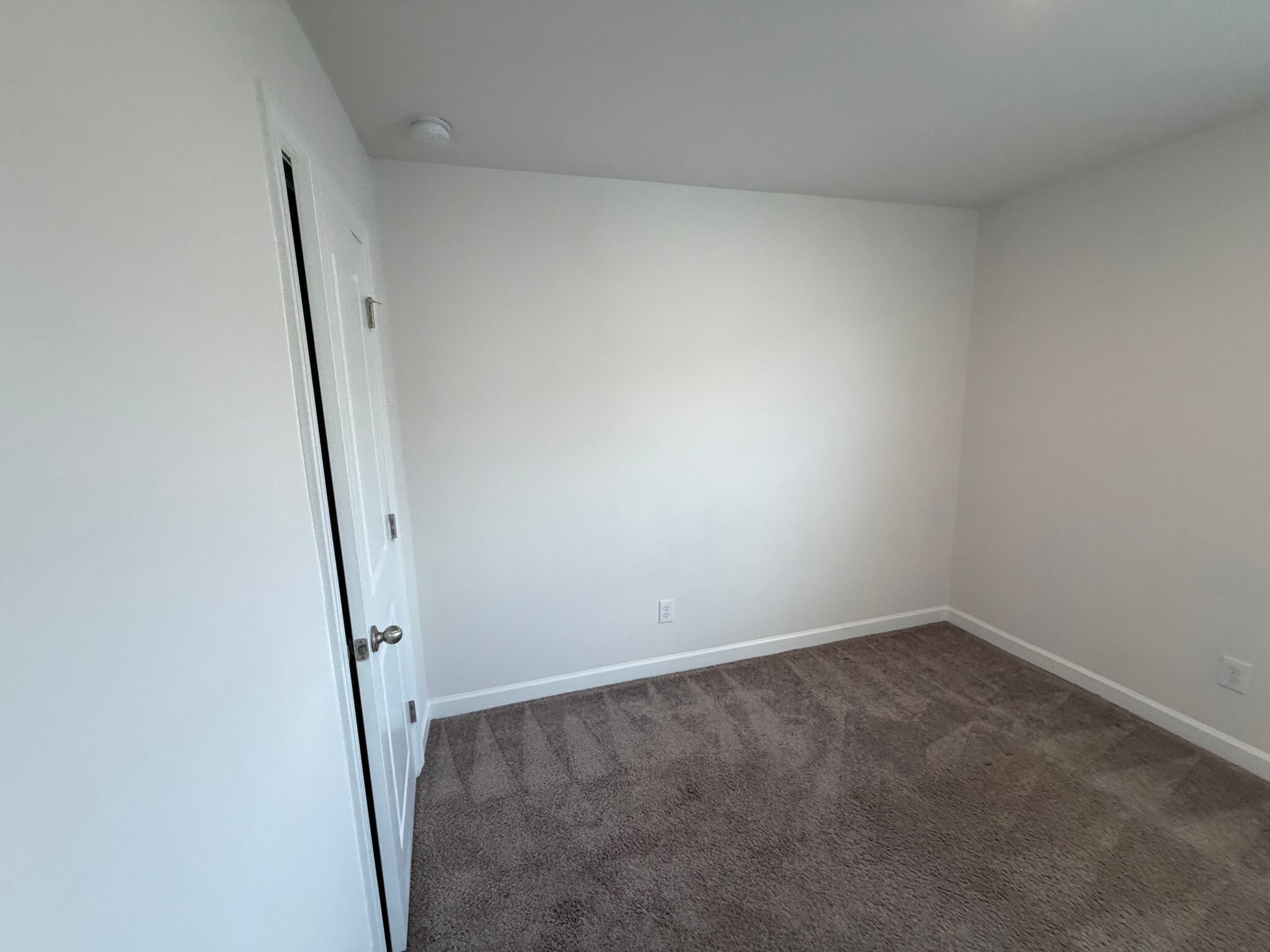 Building Photo - Room in Townhome on Tears Ln