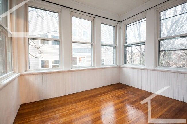 Building Photo - Coolidge Corner Area of Brookline, Free Wa...