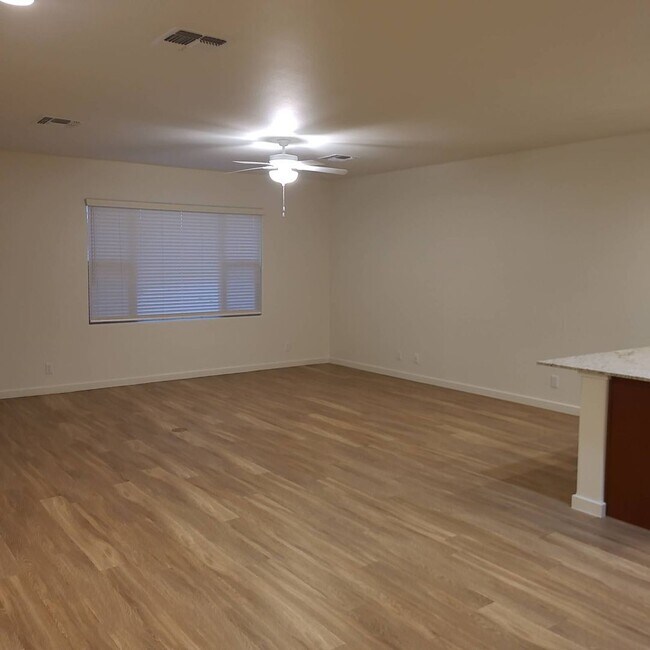 Building Photo - Sunland Springs Village 55+ Community
