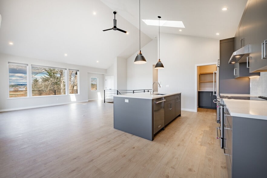 Building Photo - 8638 Harborview Rd