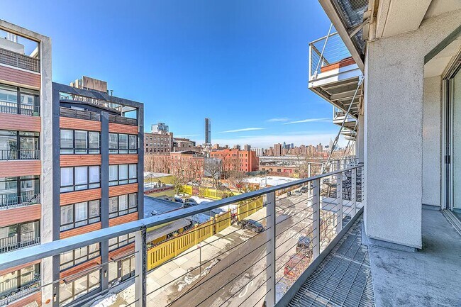 Building Photo - 99 Gold Street