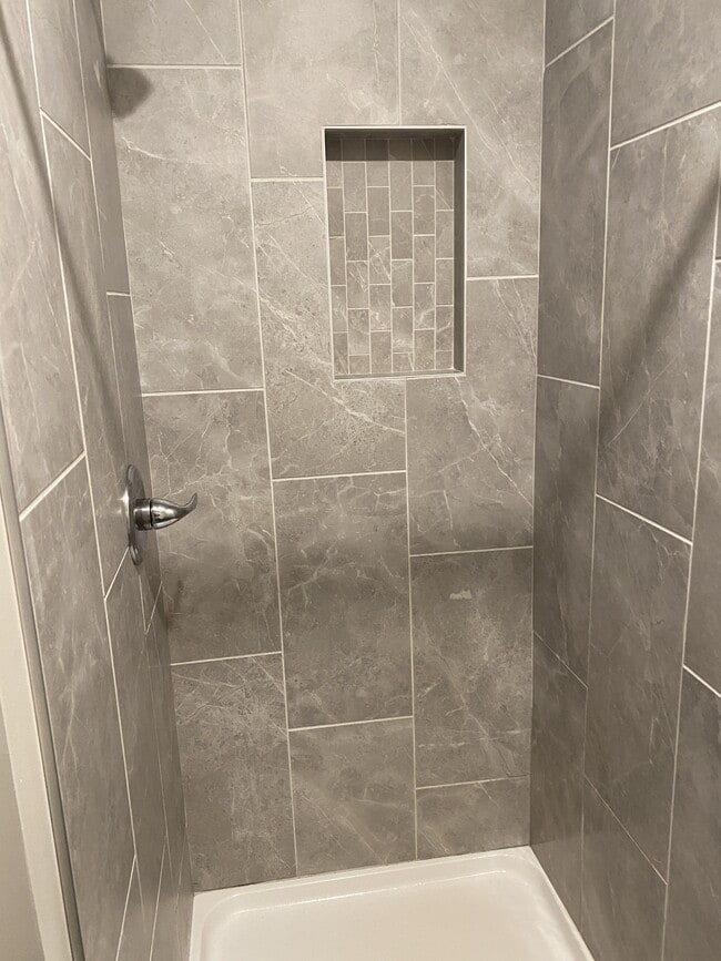 Building Photo - 336 Maple Ave