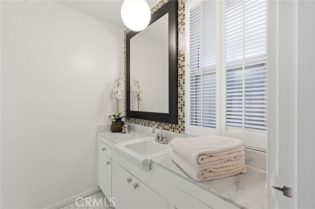 Building Photo - 1510 Westcliff Dr